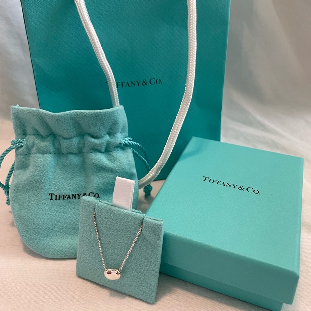 Tiffany and Co. Elsa Peretti Bean design 9mm pendant in sterling silver